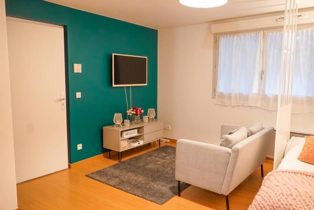 Le Confortable-Cosy Studio A 3 Minutes Du Metro Pantin Exterior photo